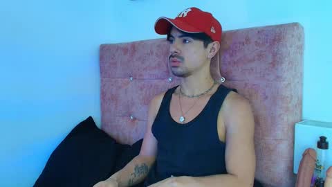 ethan  online show from January 19, 2:47 am