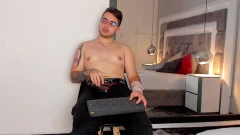 ethan_greys online show from November 30, 4:14 am