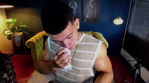 Snapshot of ethan_rodgers chatting on September 18, 8:33 pm ETHAN RODGERS online show from September 18, 8:33 pm