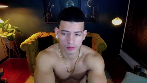 Snapshot of ethan_rodgers chatting on October 15, 10:28 pm ETHAN RODGERS online show from October 15, 10:28 pm
