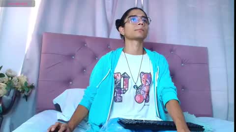 ethanblackwoodd online show from September 23, 8:41 pm