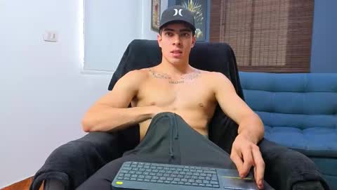 ethangreey1 online show from April 18, 7:07 pm