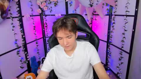 Snapshot of ethansinful chatting on October 11, 9:08 pm Ethan online show from October 11, 9:08 pm
