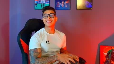 EVAN GREY online show from March 6, 6:05 pm