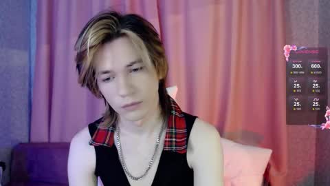 Snapshot of evan_reinhart chatting on October 16, 11:24 pm evan_reinhart online show from October 16, 11:24 pm