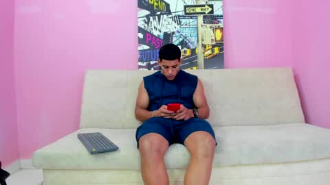 luis online show from April 4, 6:05 pm