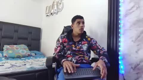 Snapshot of evessinn chatting on January 18, 2:44 pm luis online show from January 18, 2:44 pm