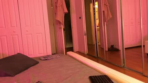 exhibitp online show from January 10, 6:17 pm