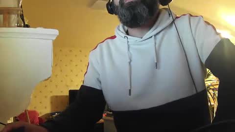 Snapshot of exibdevil chatting on December 8, 8:36 pm Gio online show from December 8, 8:36 pm