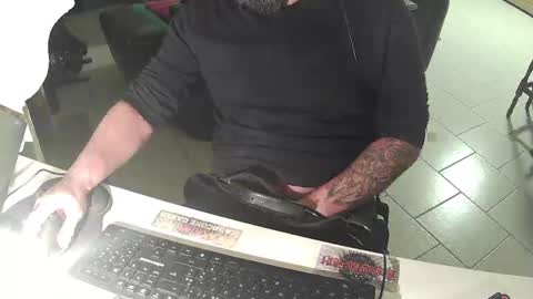 Snapshot of exibdevil chatting on February 26, 8:42 pm Gio online show from February 26, 8:42 pm