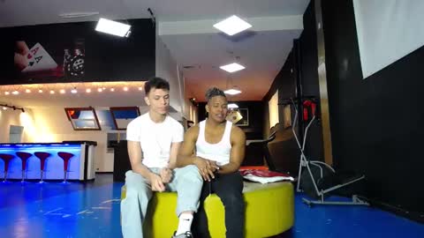 extrangers online show from February 10, 12:08 pm