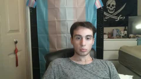 Ezra Naamah online show from January 3, 4:00 am