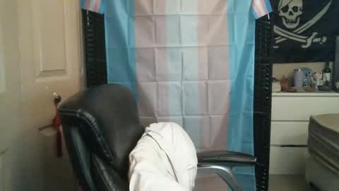 Ezra Naamah online show from January 6, 4:26 am