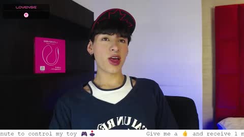 Snapshot of ezra_storm chatting on September 27, 6:11 am Juan online show from September 27, 6:11 am