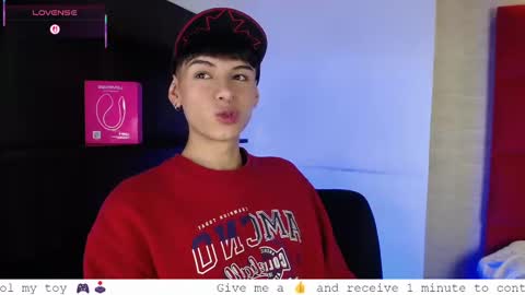 Snapshot of ezra_storm chatting on October 7, 5:11 am Juan online show from October 7, 5:11 am