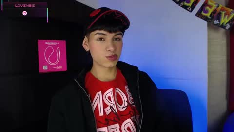 Snapshot of ezra_storm chatting on October 13, 5:13 am Juan online show from October 13, 5:13 am