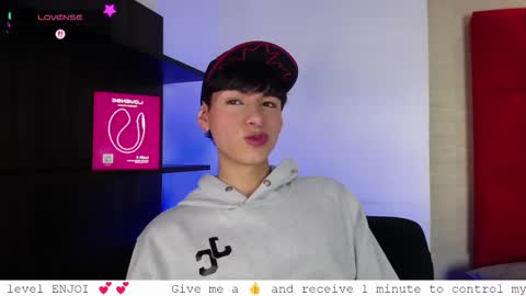 Snapshot of ezra_storm chatting on September 24, 5:29 am Juan online show from September 24, 5:29 am