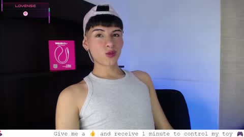 Snapshot of ezra_storm chatting on October 5, 5:44 am Juan online show from October 5, 5:44 am