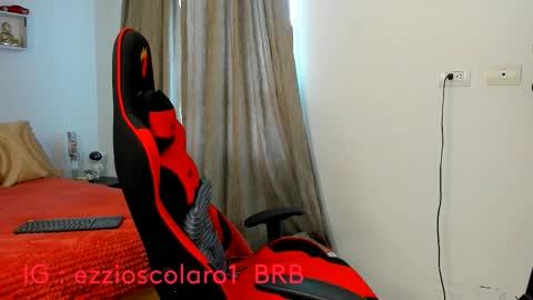 Ezzio Scolaro online show from November 26, 1:58 pm