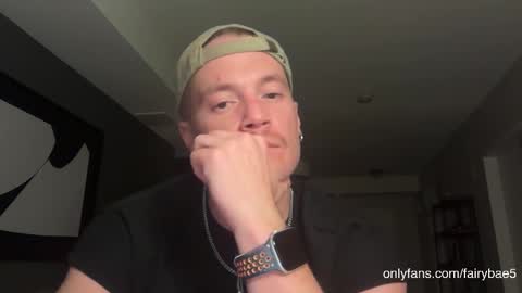 Travis online show from November 10, 8:08 am