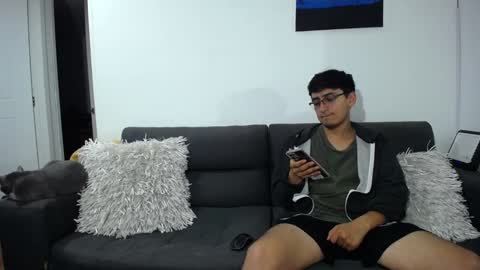Snapshot of fallgays chatting on January 19, 12:17 am FallGays online show from January 19, 12:17 am