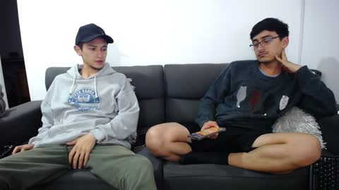 Snapshot of fallgays chatting on January 18, 12:50 am FallGays online show from January 18, 12:50 am
