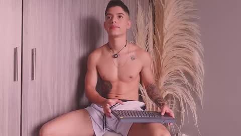 farid_jake_ online show from January 14, 4:22 pm