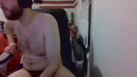 Snapshot of farmboy2398 chatting on December 22, 2:06 am farmboy2398 online show from December 22, 2:06 am