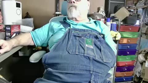Snapshot of fatfreddythecat chatting on February 24, 11:52 pm Fred. online show from February 24, 11:52 pm