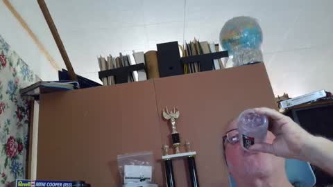 Snapshot of fatfreddythecat chatting on September 13, 8:43 pm Fred. online show from September 13, 8:43 pm