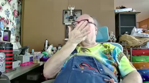 Snapshot of fatfreddythecat chatting on January 12, 11:58 pm Fred. online show from January 12, 11:58 pm