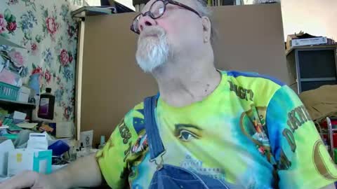 Snapshot of fatfreddythecat chatting on January 5, 8:42 pm Fred. online show from January 5, 8:42 pm