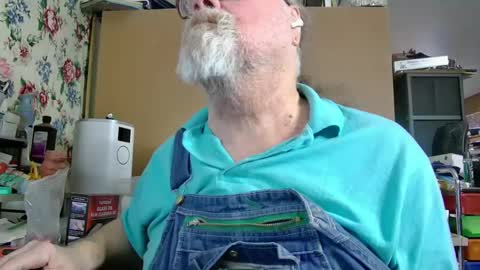 Snapshot of fatfreddythecat chatting on February 15, 9:17 pm Fred. online show from February 15, 9:17 pm