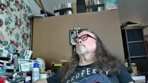 Snapshot of fatfreddythecat chatting on December 6, 7:01 pm Fred. online show from December 6, 7:01 pm