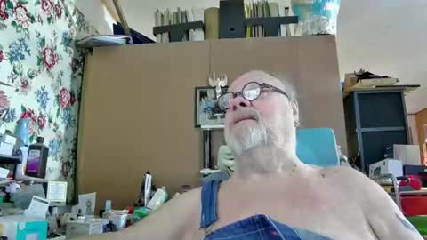 Snapshot of fatfreddythecat chatting on December 26, 5:51 pm Fred. online show from December 26, 5:51 pm