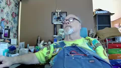 Snapshot of fatfreddythecat chatting on January 6, 9:54 pm Fred. online show from January 6, 9:54 pm
