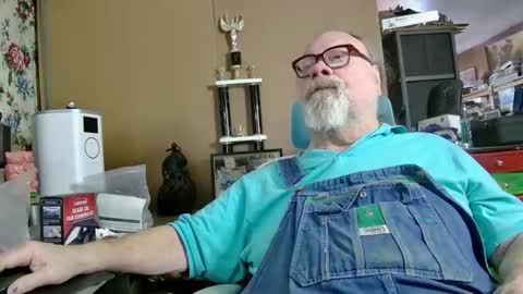 Snapshot of fatfreddythecat chatting on February 16, 8:11 pm Fred. online show from February 16, 8:11 pm