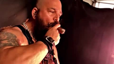 FAT PAPA online show from December 15, 1:41 pm