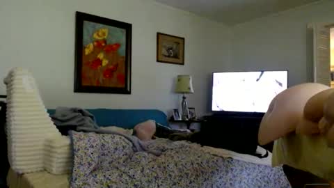 Fee Free To Smile online show from April 6, 1:56 pm