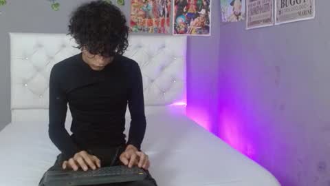 felimpluzz online show from November 18, 4:44 pm