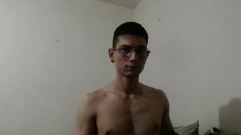 Snapshot of felipe227 chatting on October 9, 10:25 pm jhonatan felipe online show from October 9, 10:25 pm