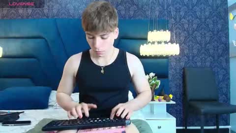 Femboy Max online show from January 14, 12:10 pm