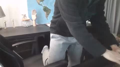 femdomsubby online show from October 31, 6:39 am