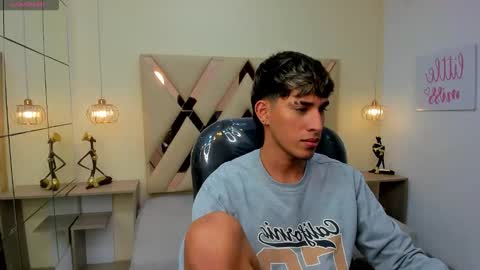 FER PHOENIX online show from February 3, 3:15 am