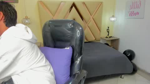 FER PHOENIX online show from October 21, 3:20 am