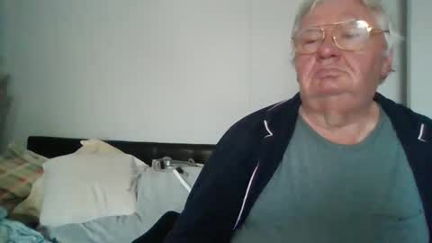 Snapshot of fewxtrapounds985 chatting on March 6, 4:38 pm fewxtrapounds985 online show from March 6, 4:38 pm