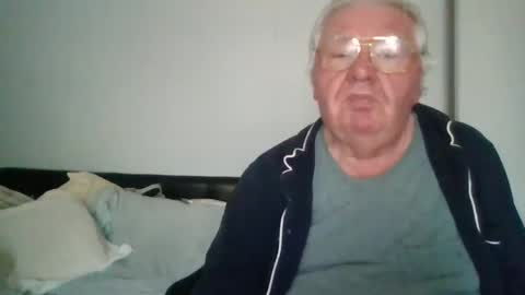 Snapshot of fewxtrapounds985 chatting on March 7, 8:55 pm fewxtrapounds985 online show from March 7, 8:55 pm