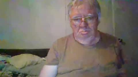Snapshot of fewxtrapounds985 chatting on October 19, 8:28 am fewxtrapounds985 online show from October 19, 8:28 am
