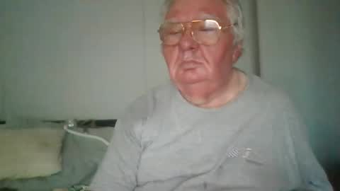 Snapshot of fewxtrapounds985 chatting on September 17, 3:57 pm fewxtrapounds985 online show from September 17, 3:57 pm