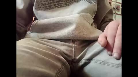 fifi010203 online show from November 19, 7:52 am